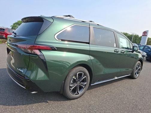 2025 Toyota Sienna Platinum 7 Passenger