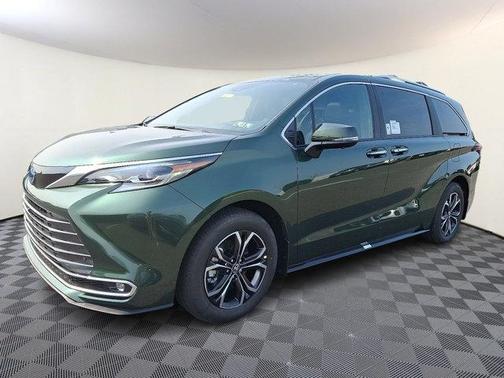 2025 Toyota Sienna Platinum 7 Passenger