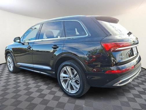 2023 Audi Q7 55 Premium Plus