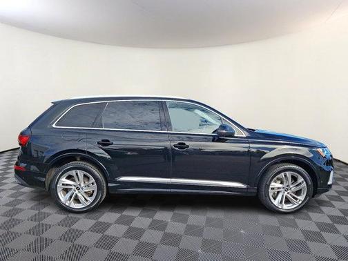 2023 Audi Q7 55 Premium Plus
