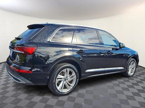 2023 Audi Q7 55 Premium Plus