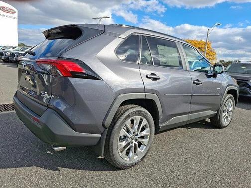 2025 Toyota RAV4 XLE Premium