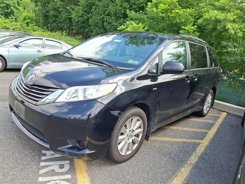 2017 Toyota Sienna LE