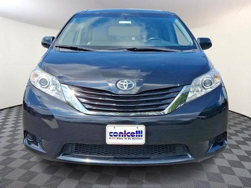 2017 Toyota Sienna LE