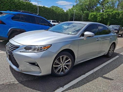2016 Lexus ES 300h Base