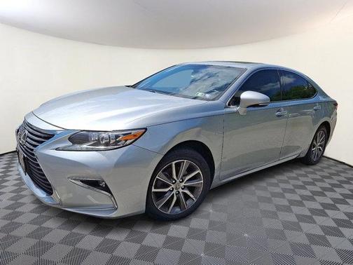 2016 Lexus ES 300h Base