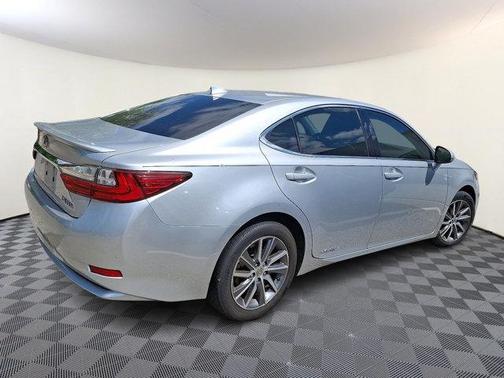 2016 Lexus ES 300h Base