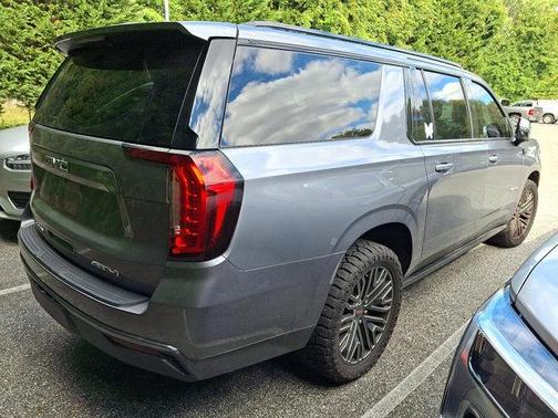 2021 GMC Yukon XL 4WD AT4