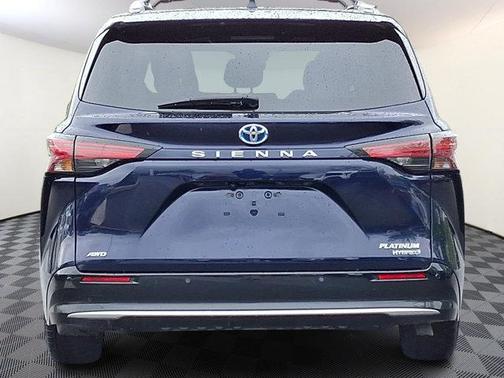 2022 Toyota Sienna Platinum 7 Passenger
