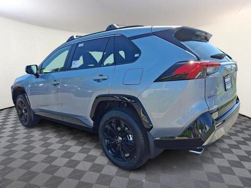 2025 Toyota RAV4 Hybrid SE