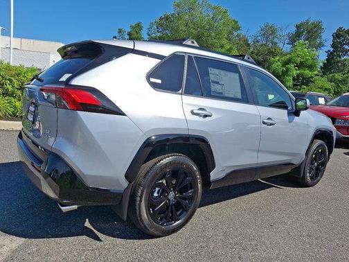 2025 Toyota RAV4 Hybrid SE