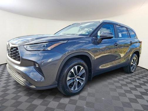 2025 Toyota Highlander XLE