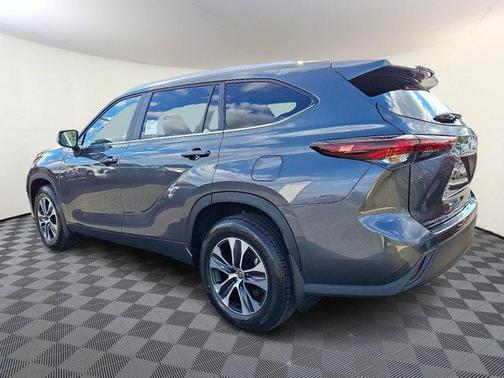 2025 Toyota Highlander XLE