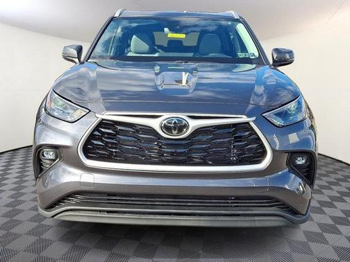 2025 Toyota Highlander XLE