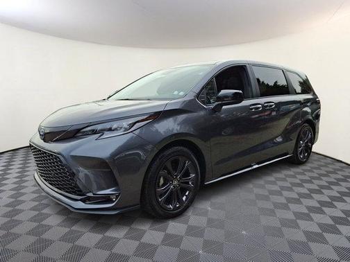 2025 Toyota Sienna XSE 7 Passenger