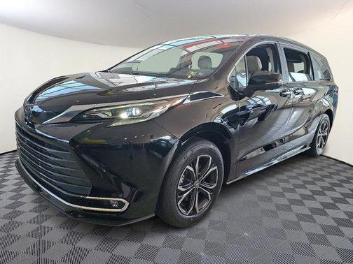 2025 Toyota Sienna Platinum