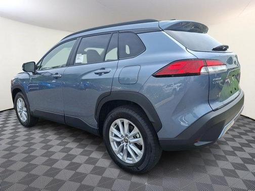 2025 Toyota Corolla Cross LE