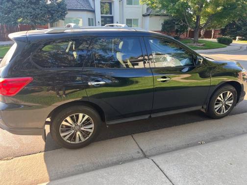 2018 Nissan Pathfinder SV
