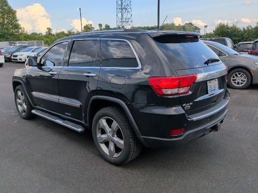 Brilliant Black Crystal Pearlcoat 2013 Jeep Grand Cherokee Overland