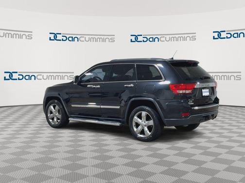 Brilliant Black Crystal Pearlcoat 2013 Jeep Grand Cherokee Overland