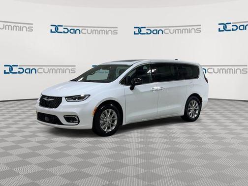 Bright White Clearcoat 2026 Chrysler Pacifica Limited