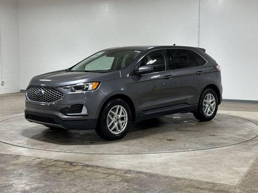 Gray Metallic 2023 Ford Edge SEL