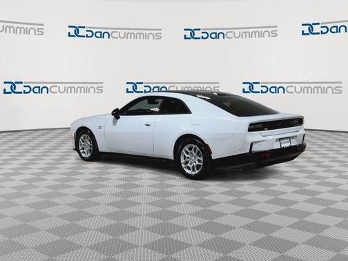 Bright White Clearcoat 2025 Dodge Charger Daytona R/T
