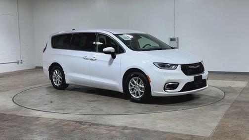 Bright White Clearcoat 2023 Chrysler Pacifica Touring-L