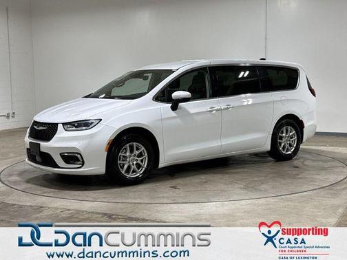 Bright White Clearcoat 2023 Chrysler Pacifica Touring-L