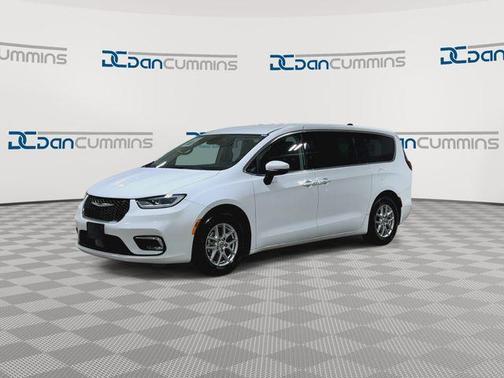 Bright White Clearcoat 2023 Chrysler Pacifica Touring-L