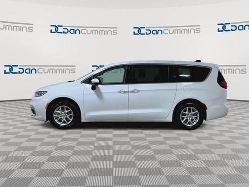 Bright White Clearcoat 2023 Chrysler Pacifica Touring-L