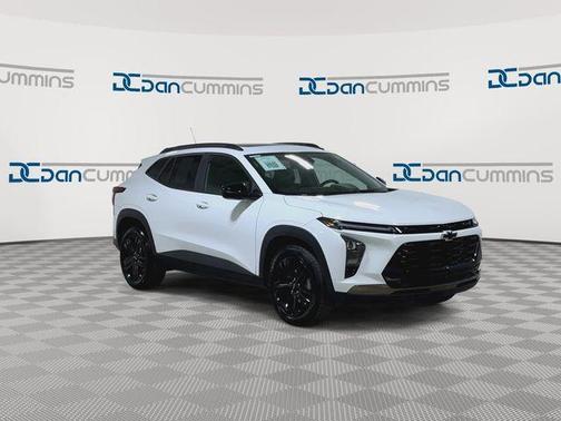 Summit White 2026 Chevrolet Trax ACTIV