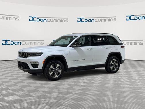 Bright White Clearcoat 2025 Jeep Grand Cherokee 4xe Base