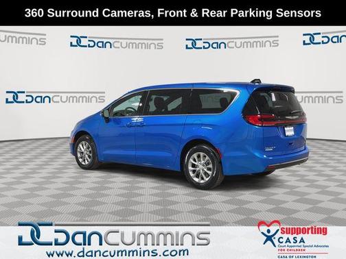 Hydro Blue Pearlcoat 2026 Chrysler Pacifica Select