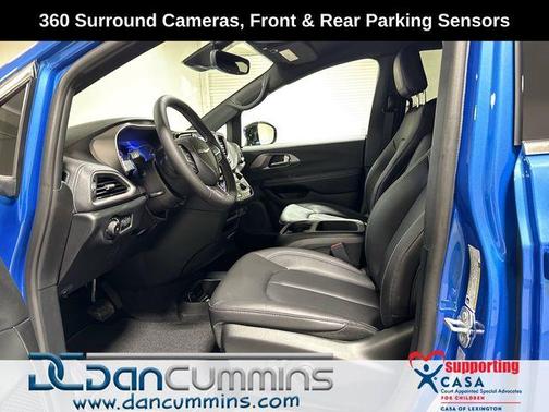 Hydro Blue Pearlcoat 2026 Chrysler Pacifica Select