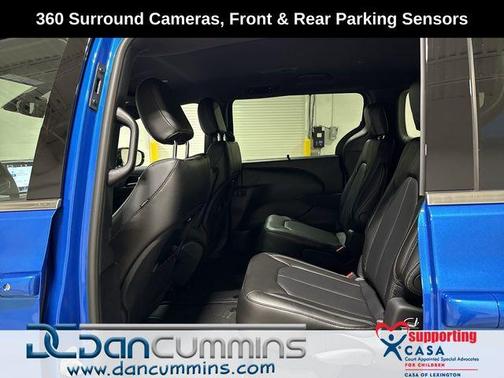 Hydro Blue Pearlcoat 2026 Chrysler Pacifica Select