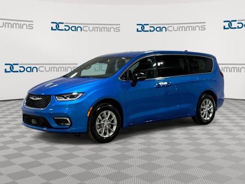 Hydro Blue Pearlcoat 2026 Chrysler Pacifica Select