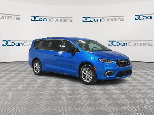 Hydro Blue Pearlcoat 2026 Chrysler Pacifica Select