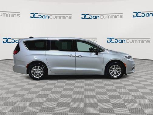 Silver Mist Clearcoat 2024 Chrysler Pacifica Touring-L