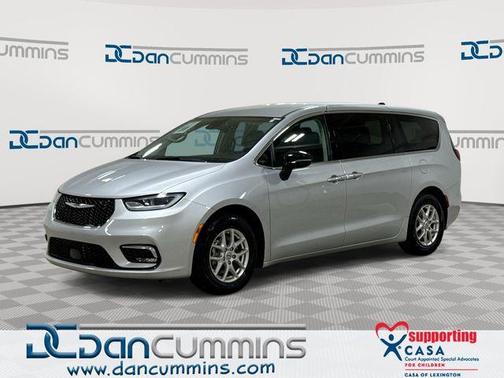 Silver Mist Clearcoat 2024 Chrysler Pacifica Touring-L