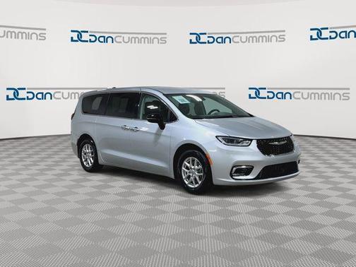Silver Mist Clearcoat 2024 Chrysler Pacifica Touring-L