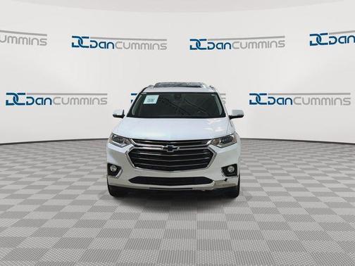 Iridescent Pearl Tricoat 2018 Chevrolet Traverse Premier