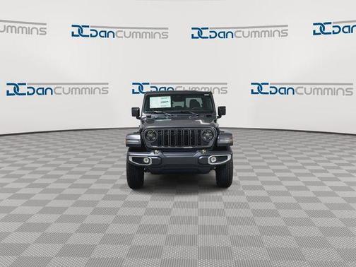 Granite Crystal Clearcoat Metallic 2026 Jeep Gladiator 85th Anniversary Edition