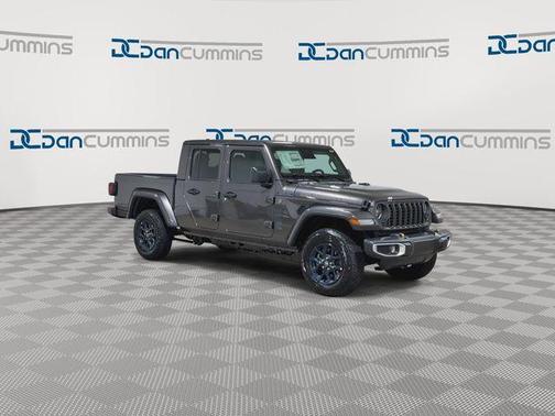 Granite Crystal Clearcoat Metallic 2026 Jeep Gladiator 85th Anniversary Edition