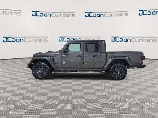 Granite Crystal Clearcoat Metallic 2026 Jeep Gladiator 85th Anniversary Edition