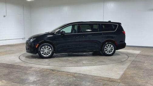 PXJ 2027 Chrysler Pacifica SELECT