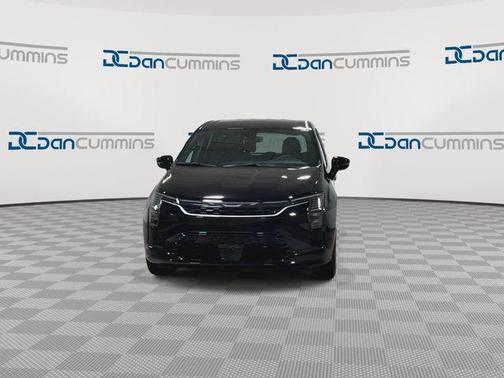 PXJ 2027 Chrysler Pacifica SELECT