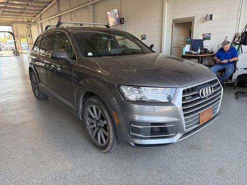 Graphite Gray Metallic 2018 Audi Q7 3.0T Prestige