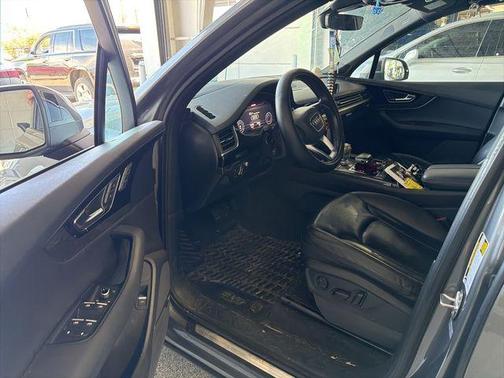 Graphite Gray Metallic 2018 Audi Q7 3.0T Prestige