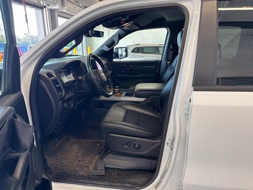 Bright White Clearcoat 2023 RAM 1500 Big Horn